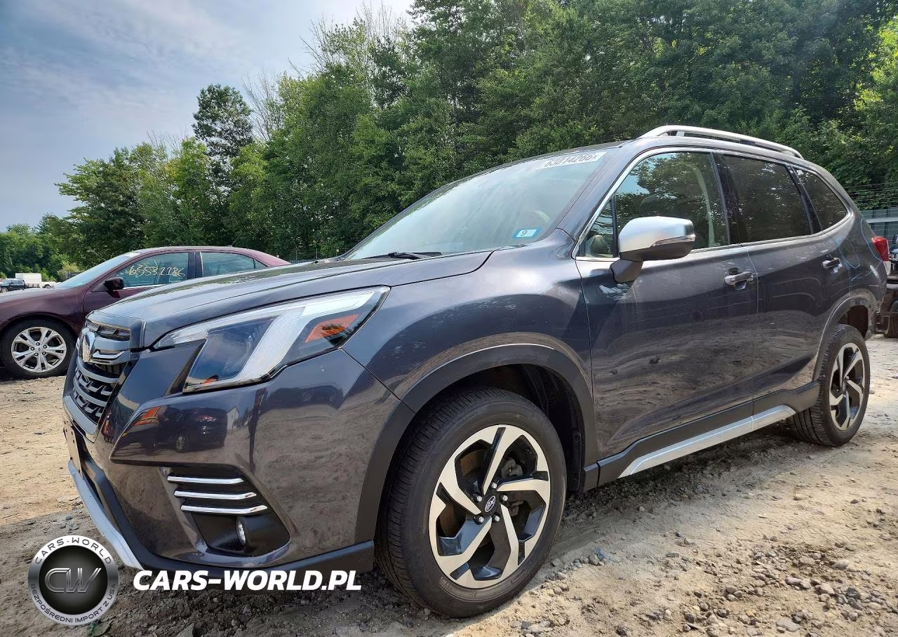 2022 Subaru Forester Touring VIN:JF2SKARC1NH470456 - 1