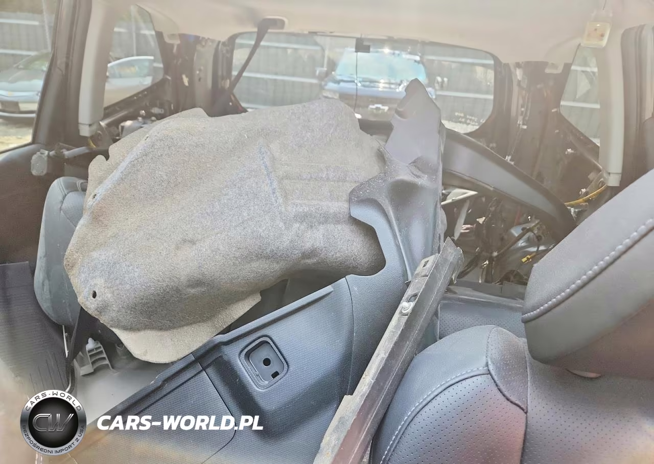 2022 Subaru Forester Touring VIN:JF2SKARC1NH470456 - 10