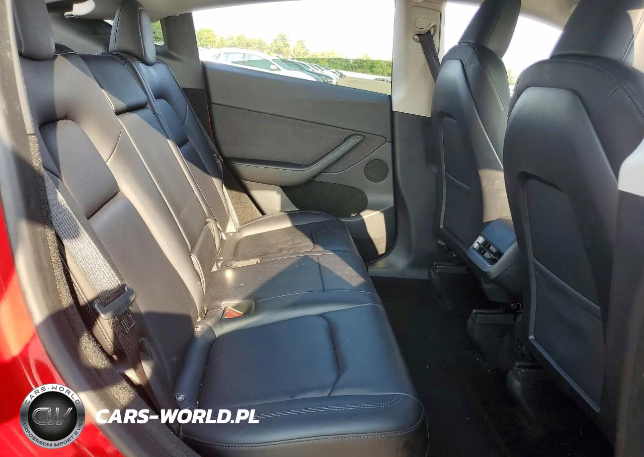 2023 Tesla Model Y VIN:7SAYGDEE1PF702613 - 10