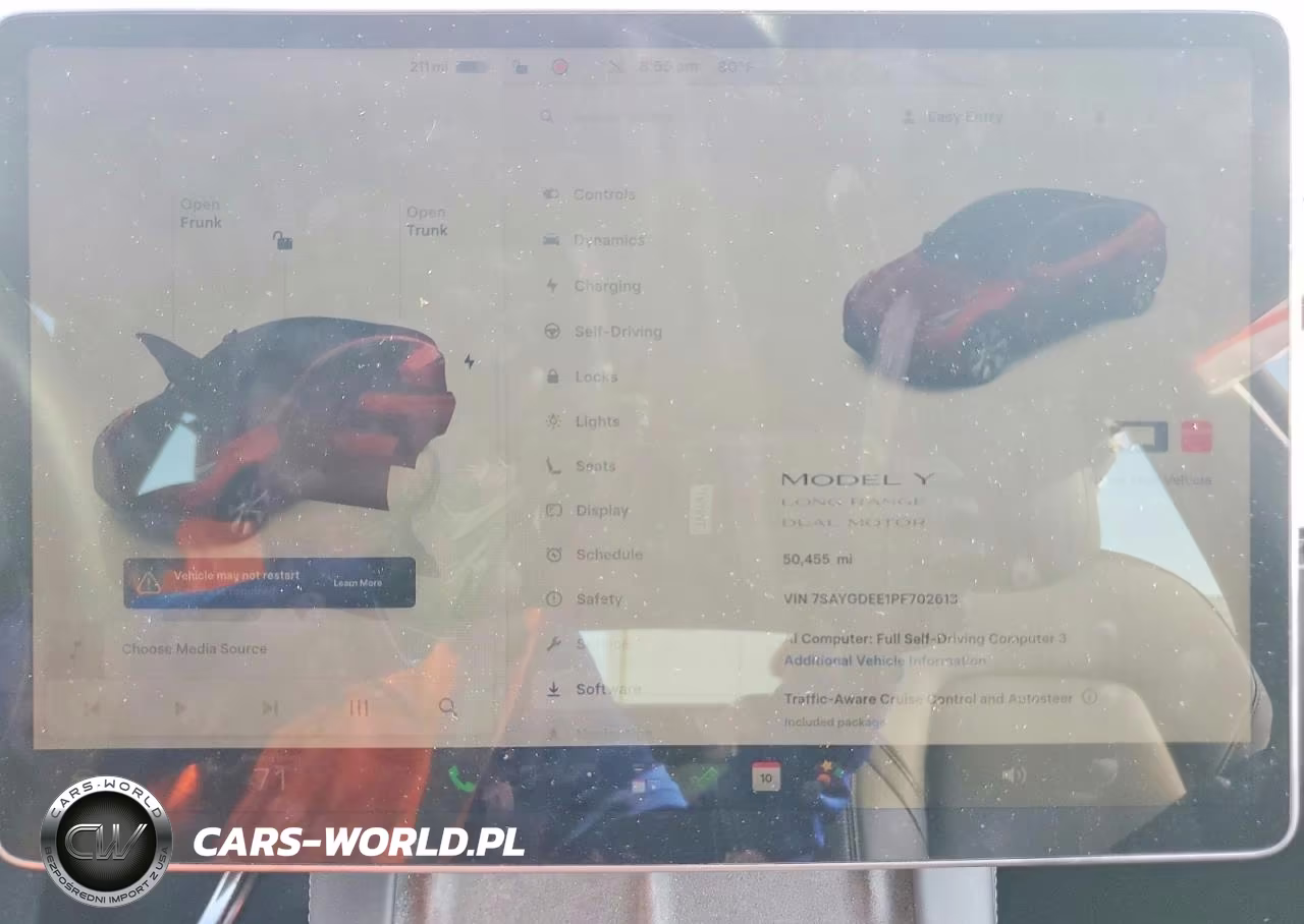 2023 Tesla Model Y VIN:7SAYGDEE1PF702613 - 9