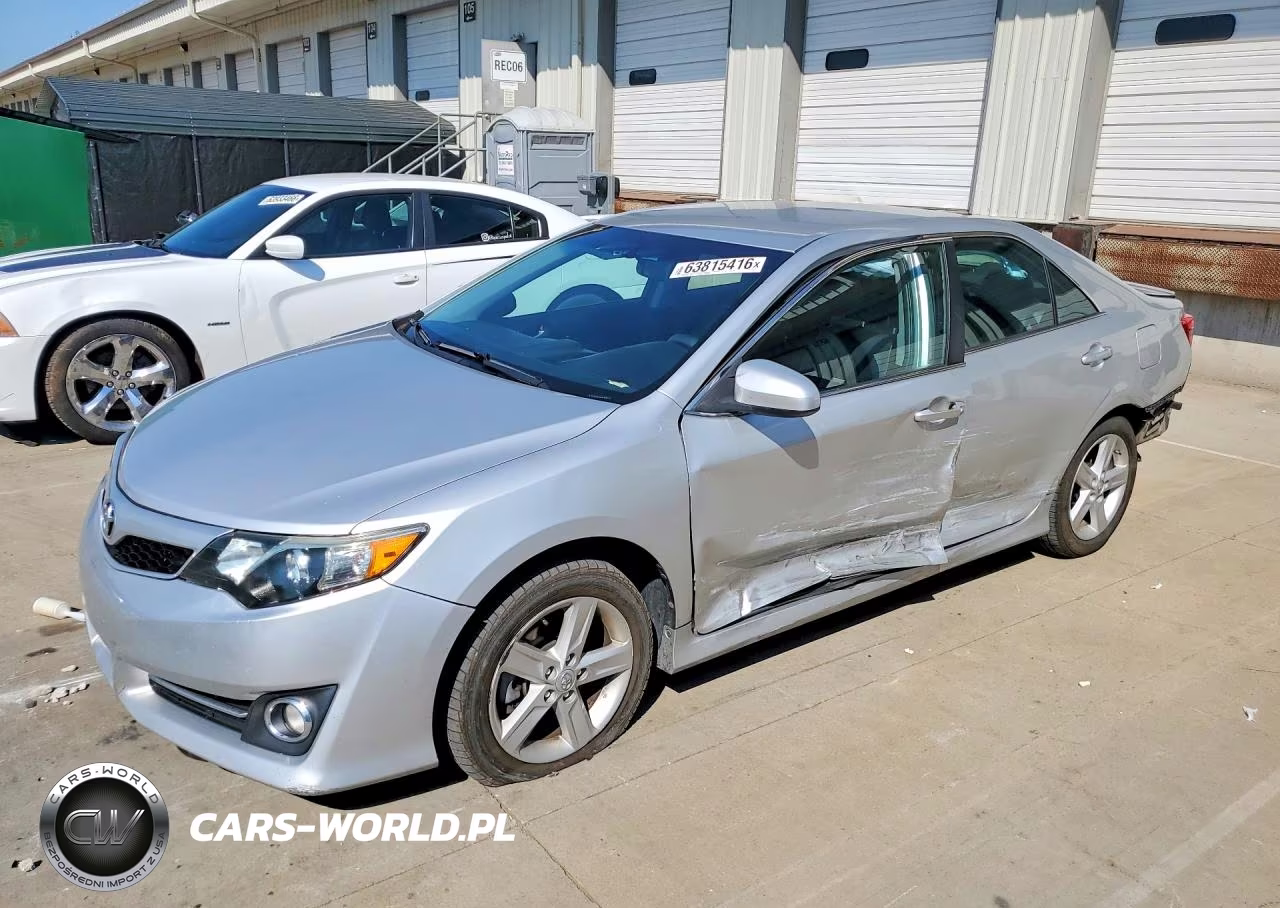 2014 Toyota Camry Se – zdjęcie 1 z 13