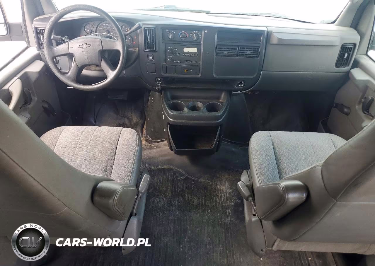 2007 Chevrolet Express G1500 VIN:1GCFG15X371237409 - 8