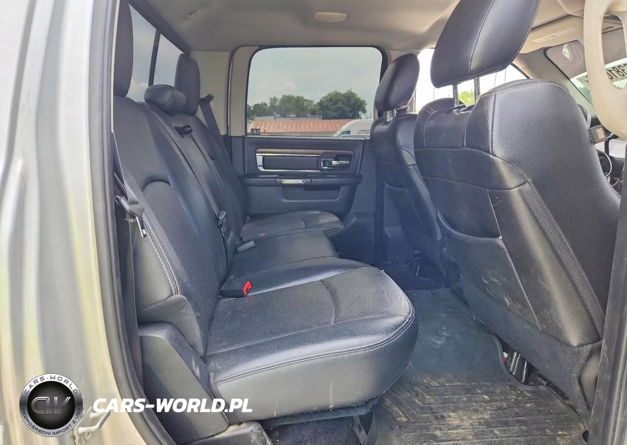 2016 Ram 2500 Laramie VIN:3C6UR5FL7GG273830 - 10