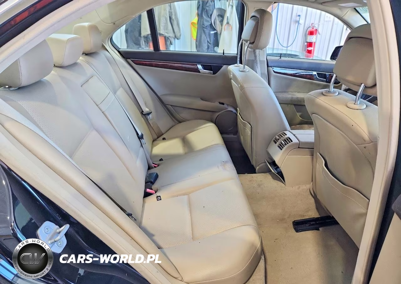 2010 Mercedes-Benz C 300 4Matic VIN:WDDGF8BB8AF445844 - 10