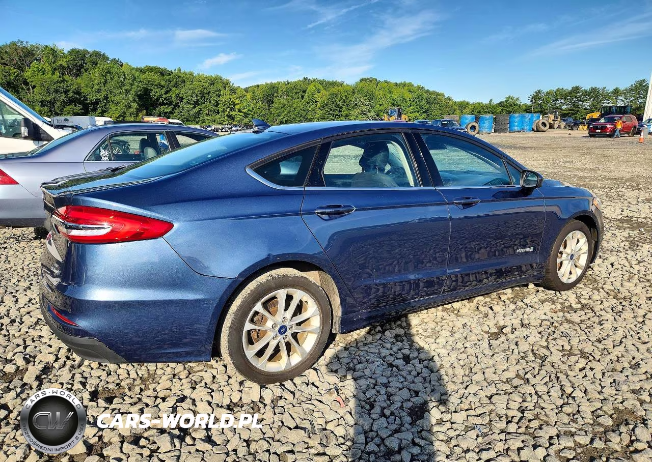 2019 Ford Fusion Se VIN:3FA6P0LUXKR104878 - 3
