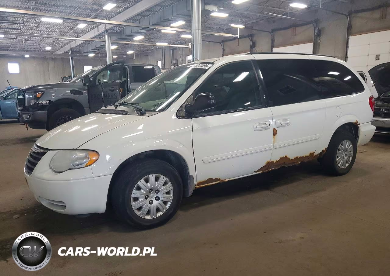 2007 Chrysler Town & Country Lx