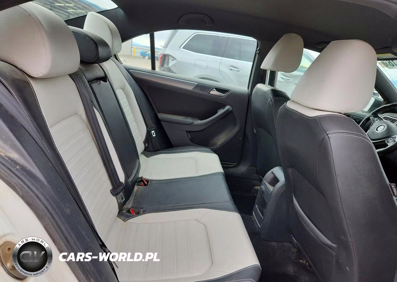 2016 Volkswagen Jetta Sport VIN:3VWD17AJ2GM254862 - 10