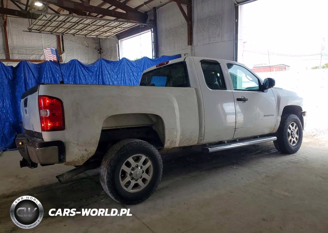 2011 Chevrolet Silverado K2500 Heavy Duty VIN:1GC2KVCG2BZ143314 - 3