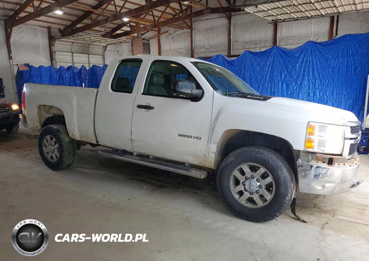 2011 Chevrolet Silverado K2500 Heavy Duty VIN:1GC2KVCG2BZ143314 - 4