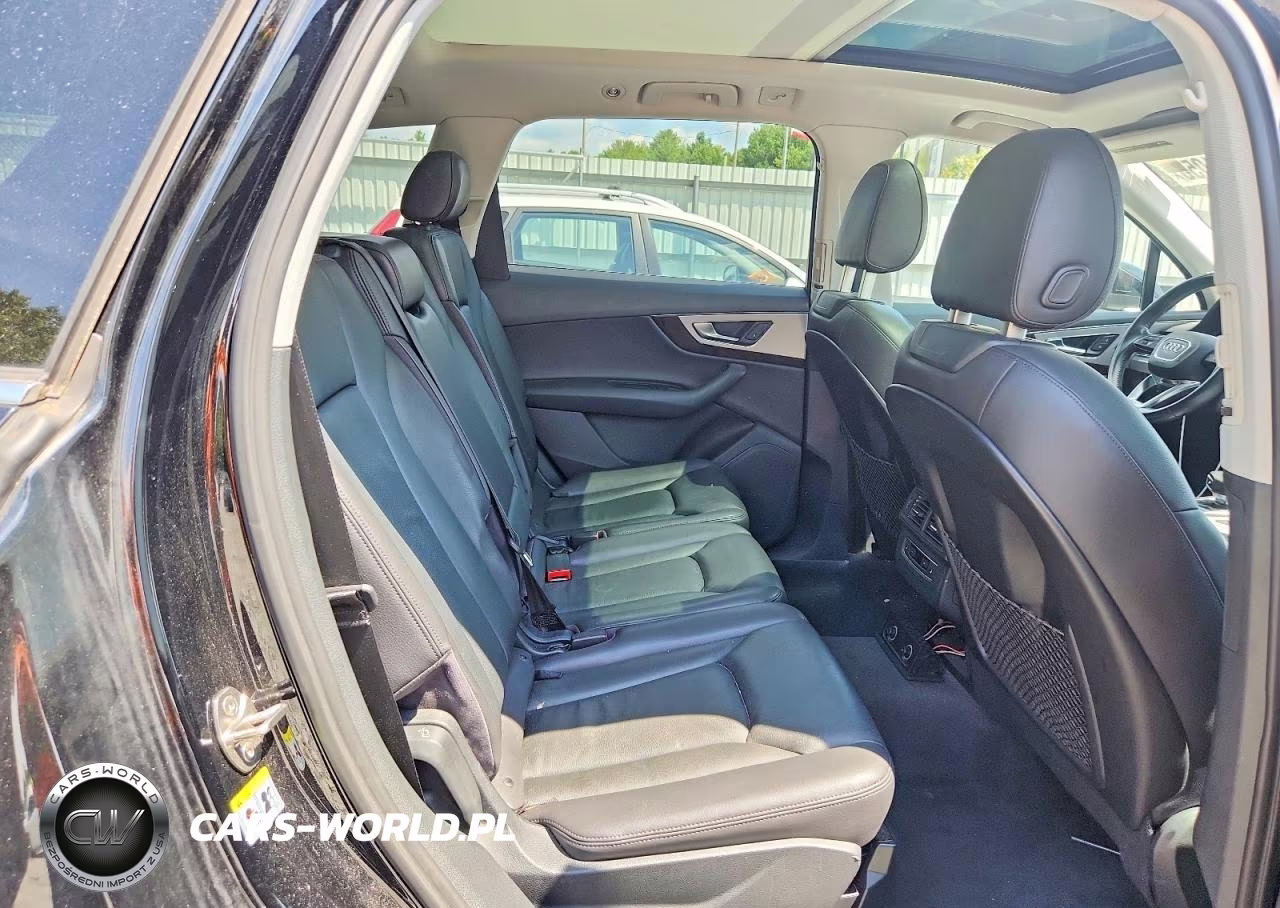 2017 Audi Q7 Premium Plus VIN:WA1LHAF79HD041726 - 11