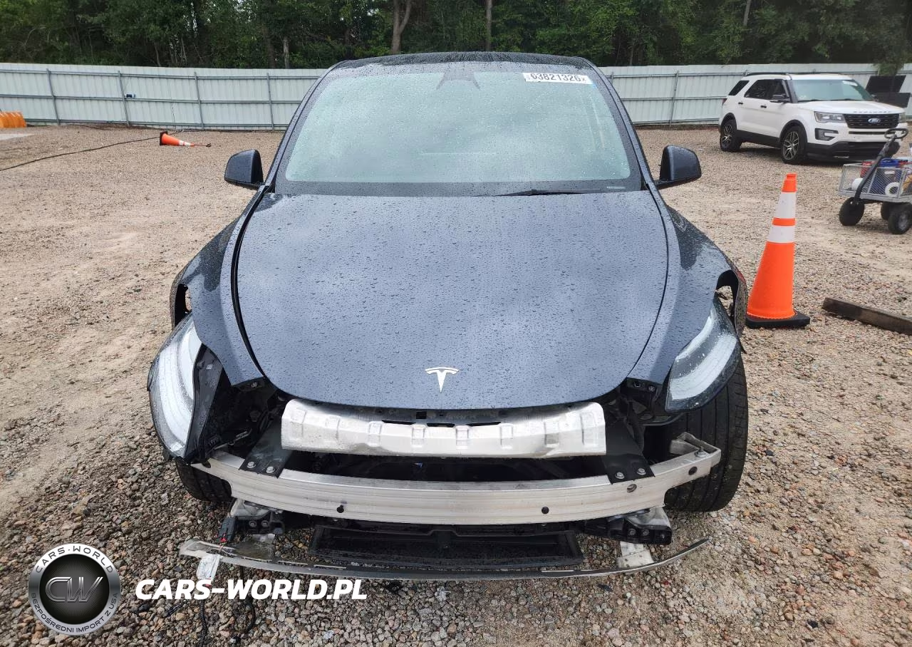 2023 Tesla Model Y VIN:7SAYGDEE3PA042930 - 5