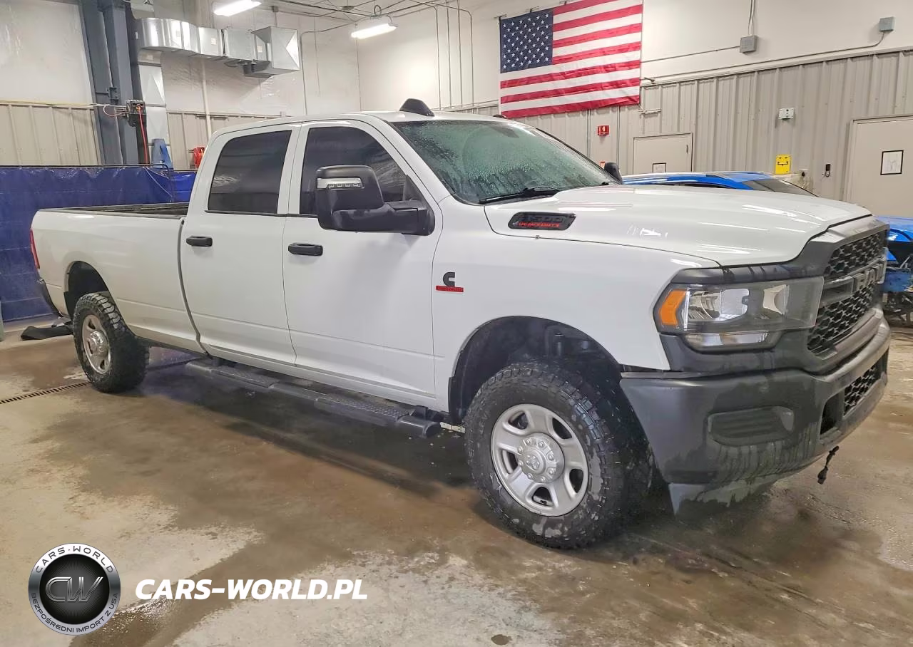 2023 Ram 3500 Tradesman VIN:3C63R3GLXPG659768 - 4