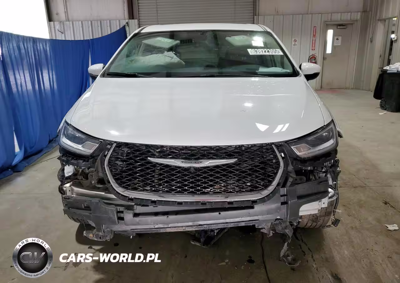 2023 Chrysler Pacifica Touring L VIN:2C4RC1BG1PR624730 - 5