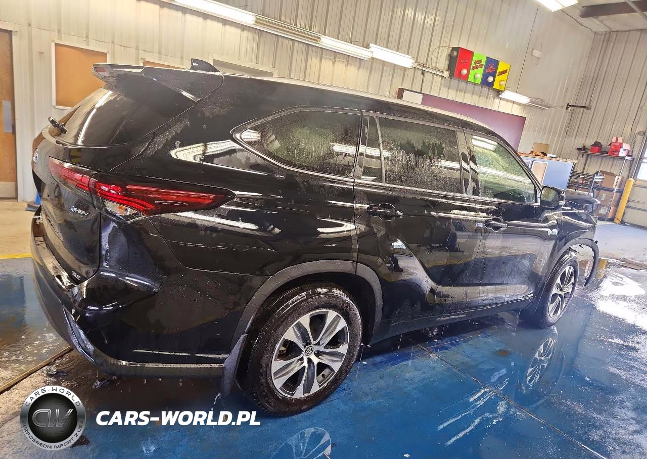 2026 Toyota Highlander Hybrid Xle VIN:5TDKBRCH6TS705413 - 3