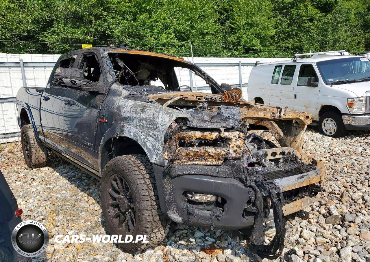 2022 Ram 2500 Laramie VIN:3C6UR5FL0NG244974 - 4