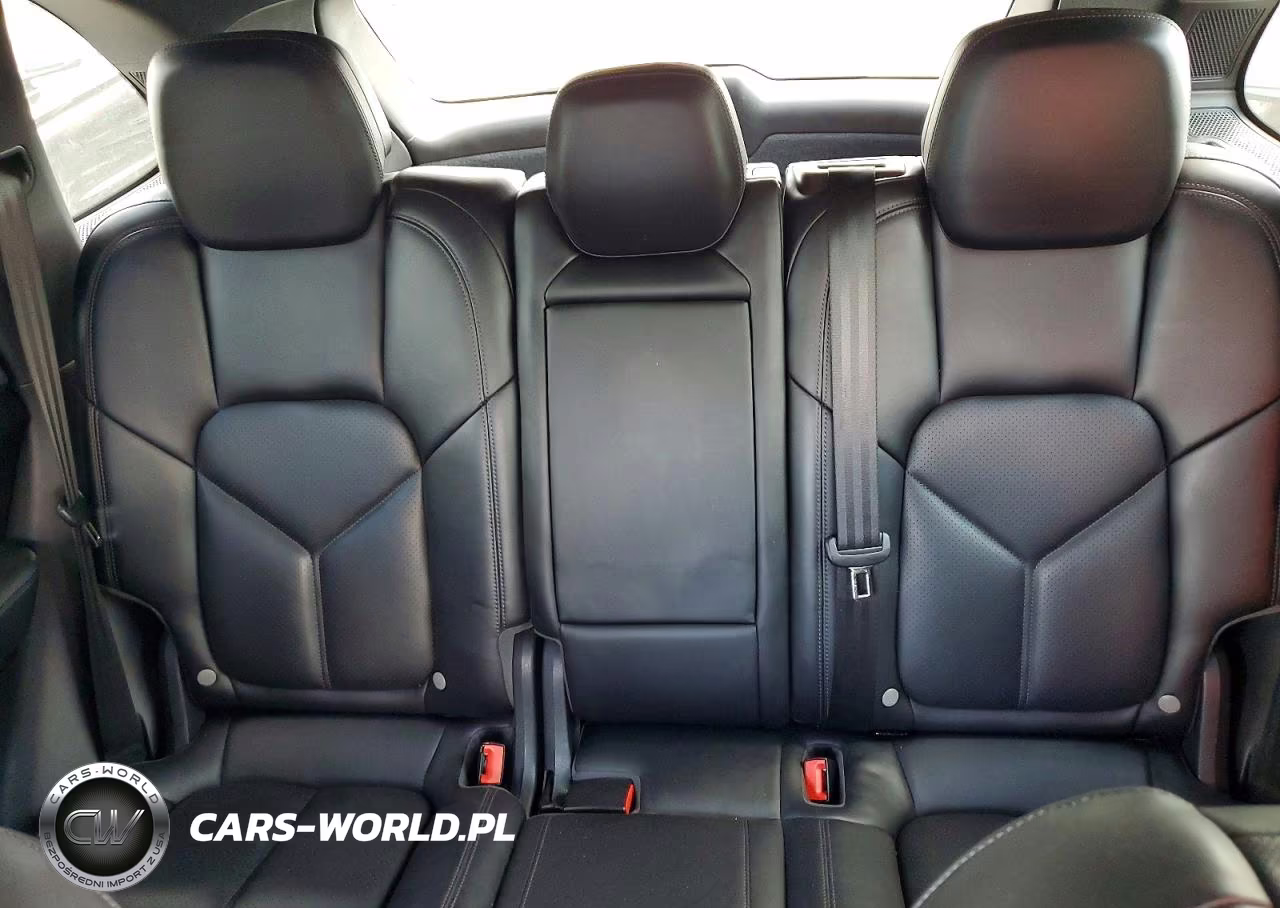 2016 Porsche Cayenne VIN:WP1AA2A2XGLA00284 - 10