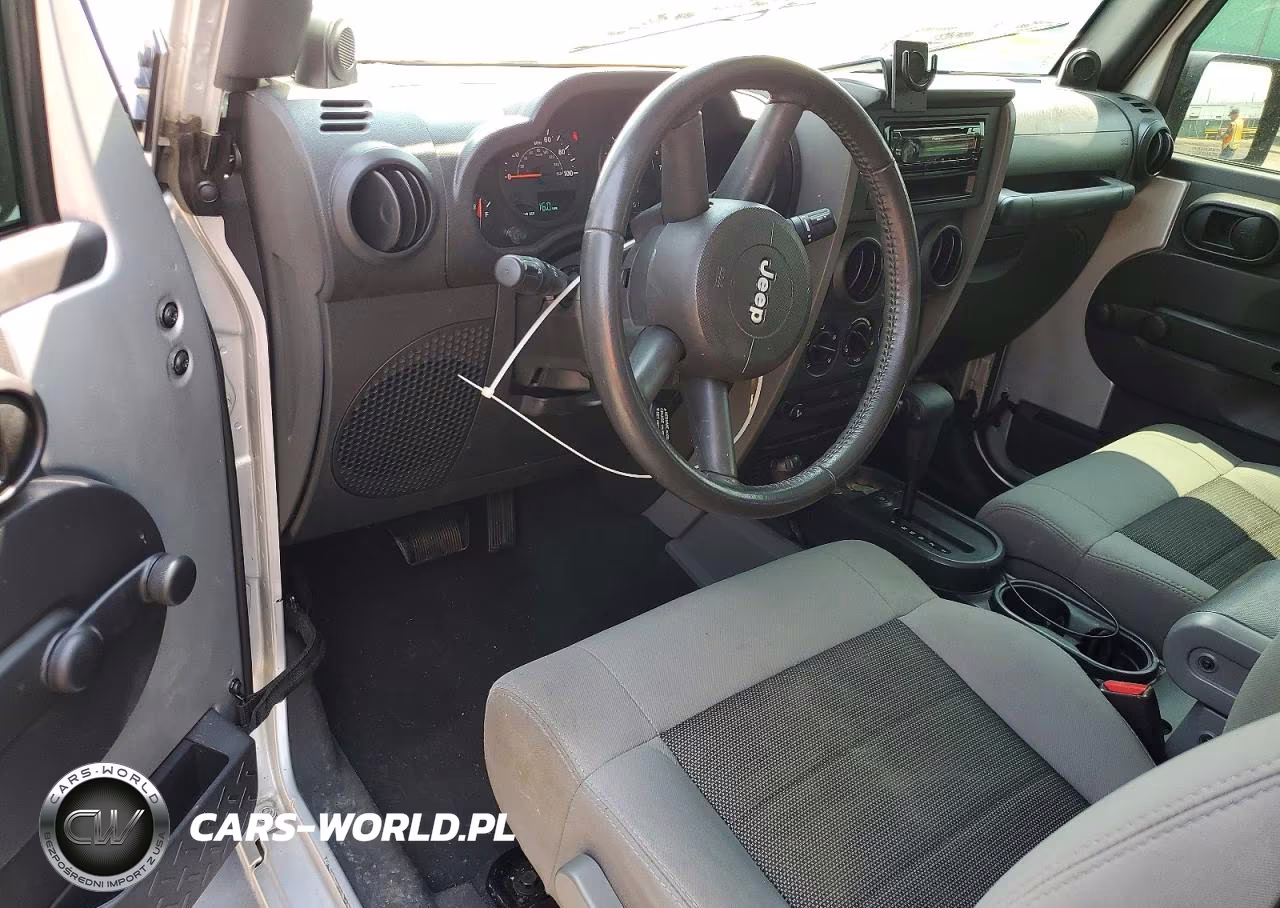 2009 Jeep Wrangler X VIN:1J4FA24129L711193 - 8