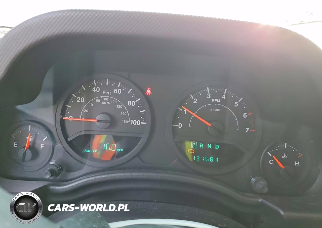 2009 Jeep Wrangler X VIN:1J4FA24129L711193 - 9