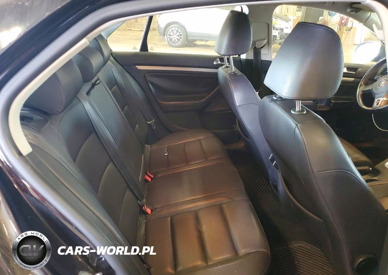 2010 Volkswagen Jetta Se VIN:3VWRX7AJ8AM105075 - 10