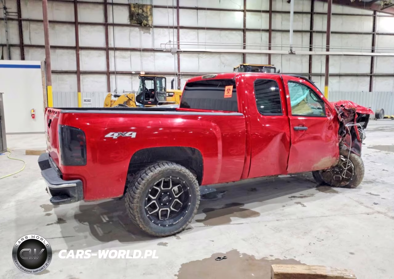 2013 Chevrolet Silverado K1500 Ls VIN:1GCRKREA6DZ116778 - 3