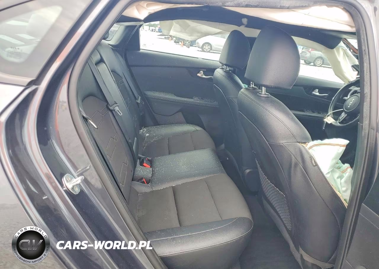 2023 Kia Forte Gt Line VIN:3KPF54ADXPE577611 - 10