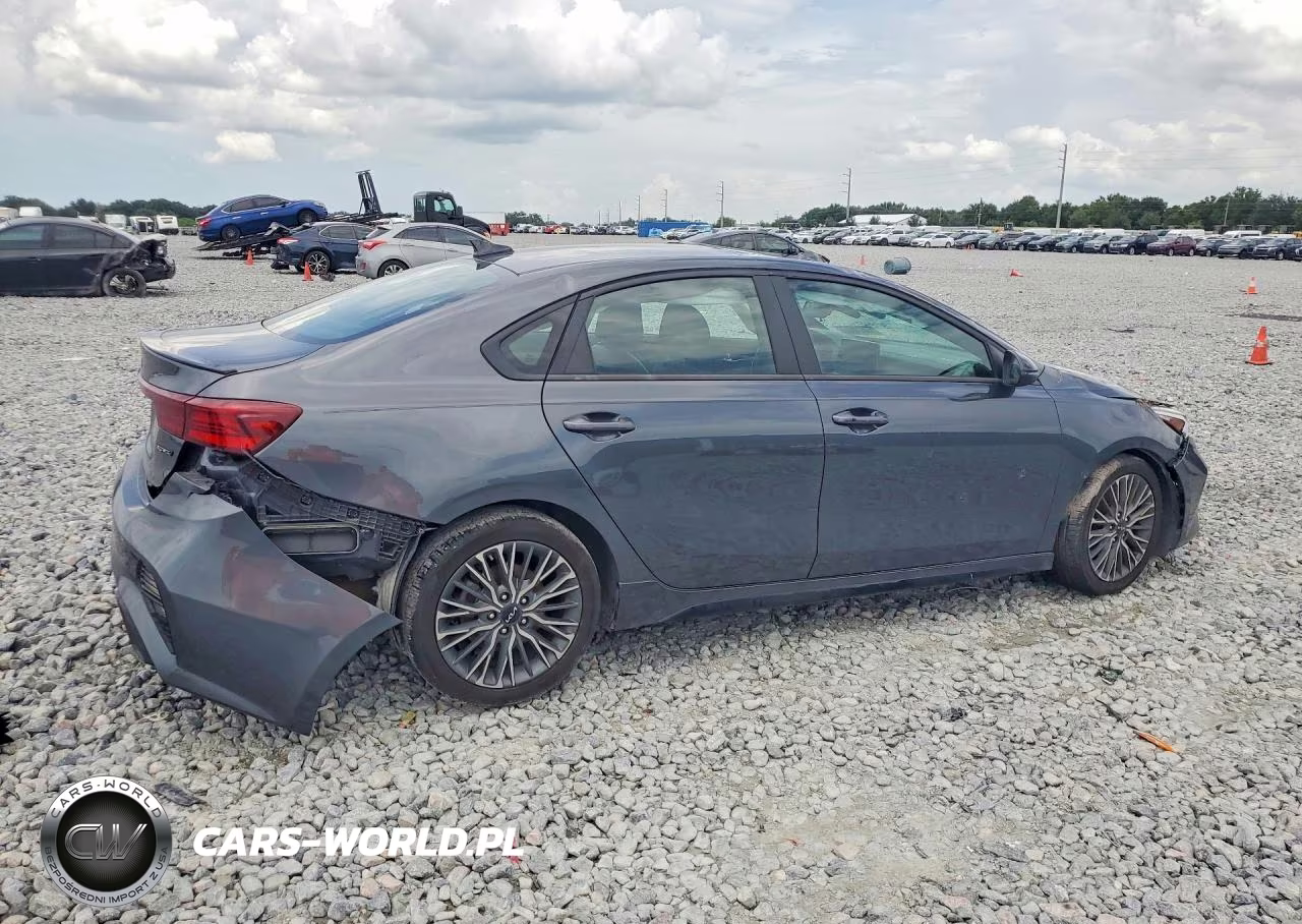 2023 Kia Forte Gt Line VIN:3KPF54ADXPE577611 - 3