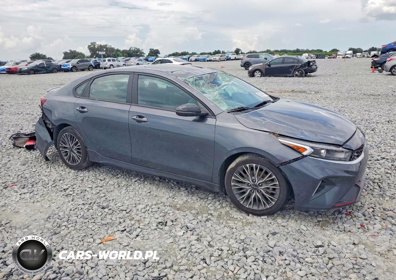 2023 Kia Forte Gt Line VIN:3KPF54ADXPE577611 - 4