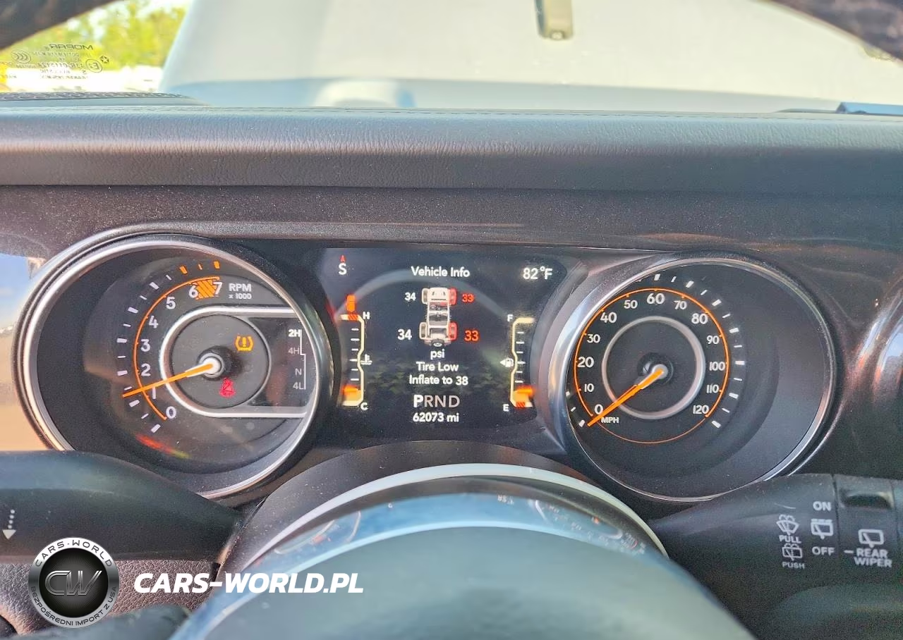 2019 Jeep Wrangler Unlimited Sahara VIN:1C4HJXEN5KW642436 - 9