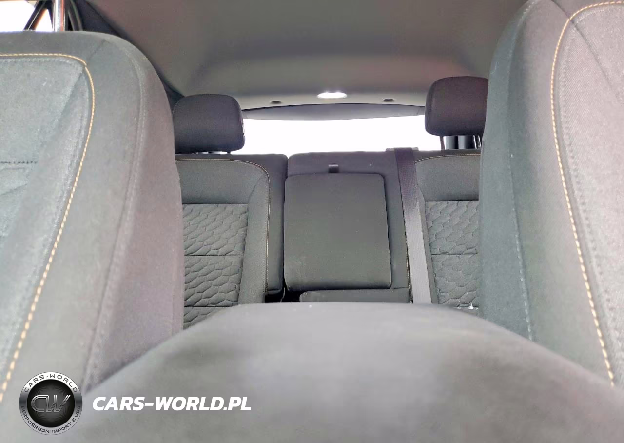 2019 Chevrolet Equinox Lt VIN:3GNAXKEV8KS677882 - 10