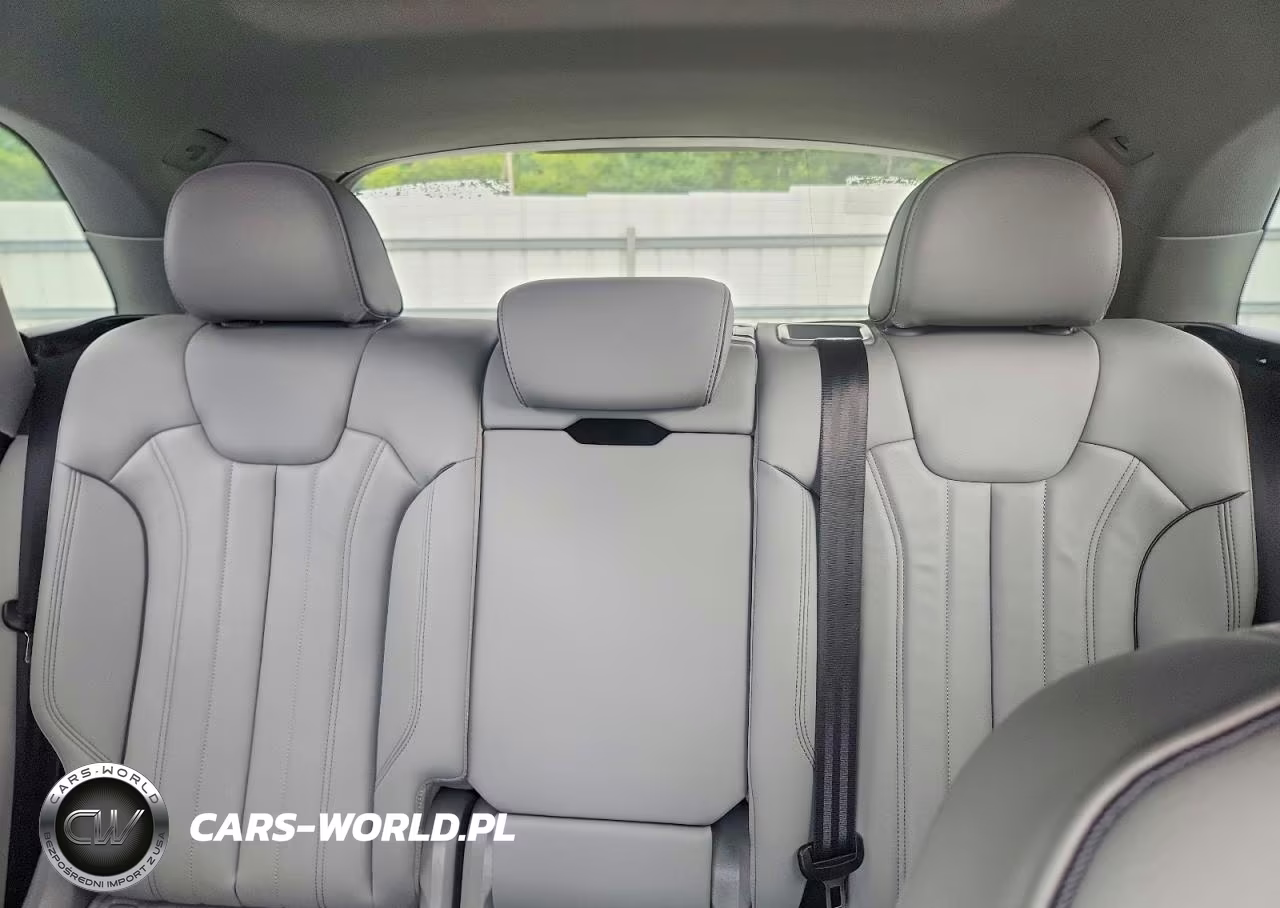 2025 Audi Q5 E Premium Plus 55 VIN:WA1E2AFY0S2035772 - 10