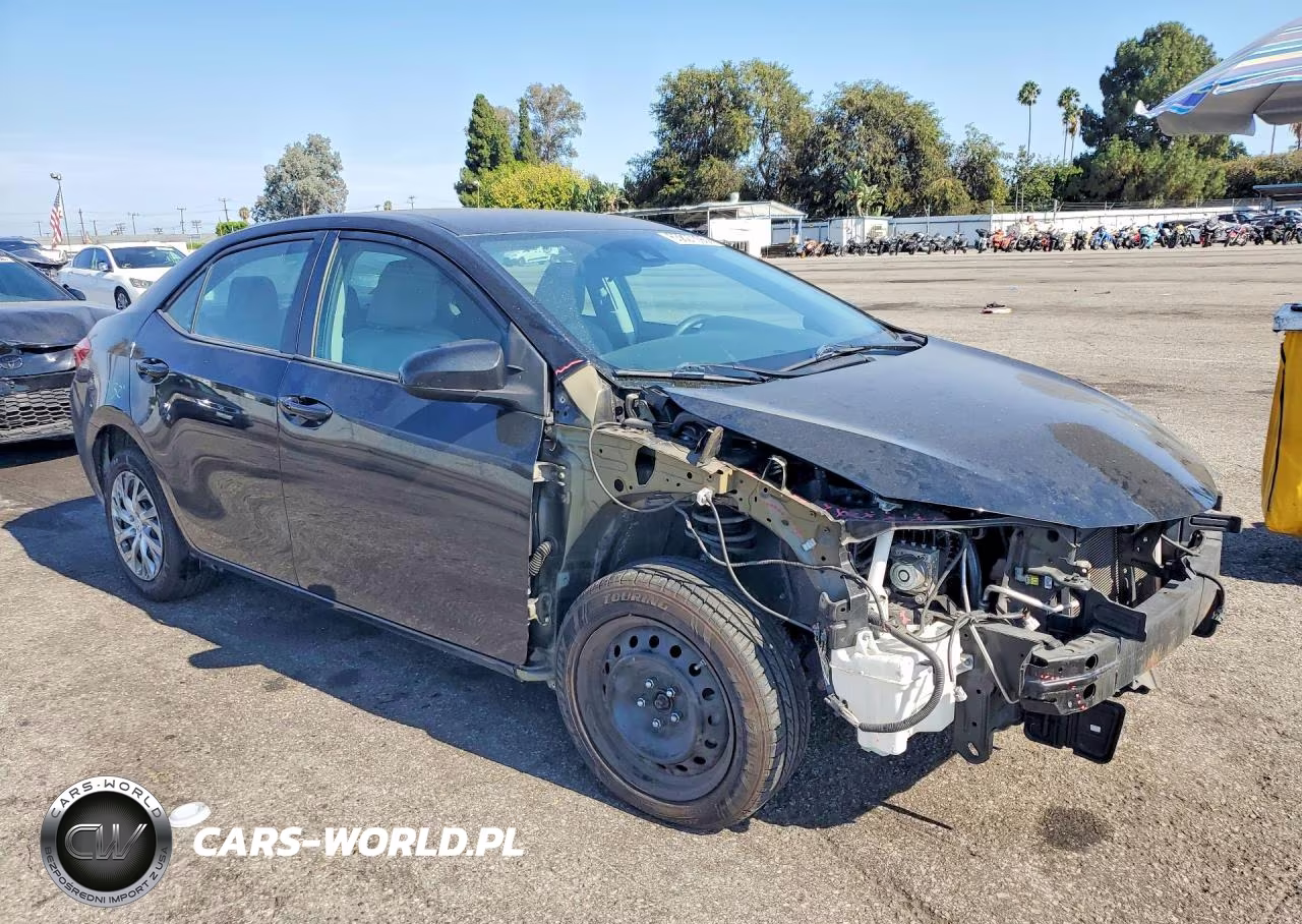 2018 Toyota Corolla Le VIN:2T1BURHE4JC029915 - 4