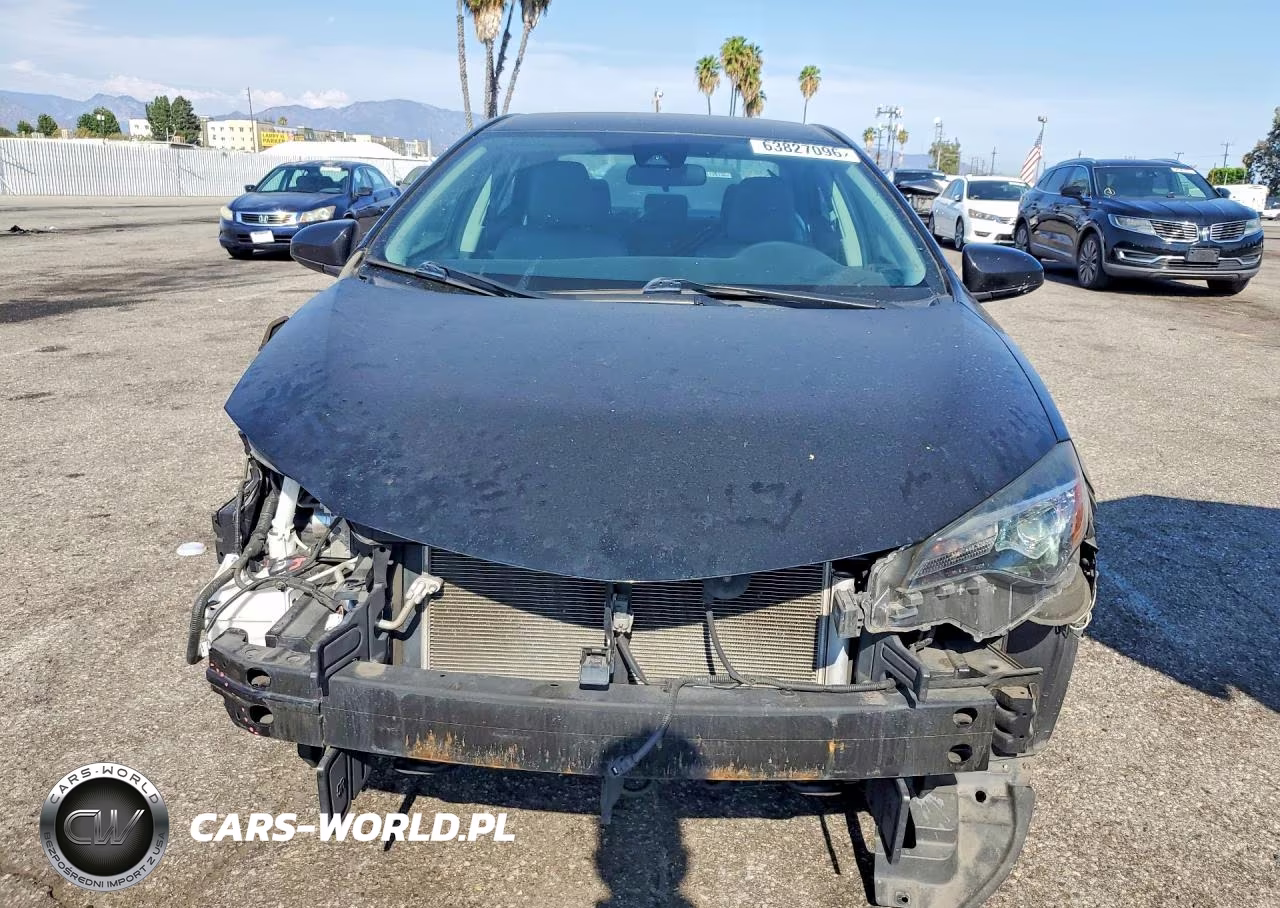 2018 Toyota Corolla Le VIN:2T1BURHE4JC029915 - 5