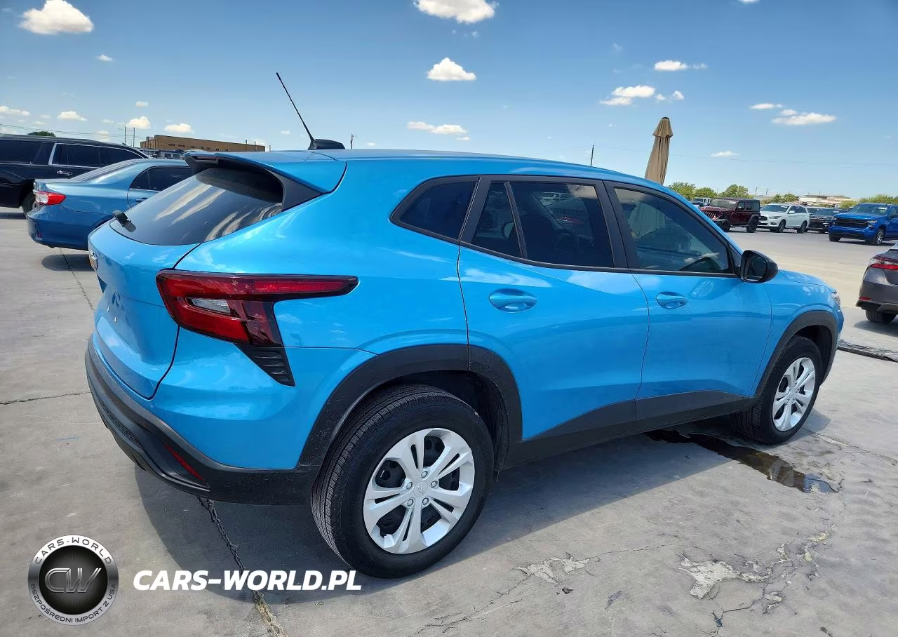 2025 Chevrolet Trax Ls VIN:KL77LFEP1SC271629 - 3