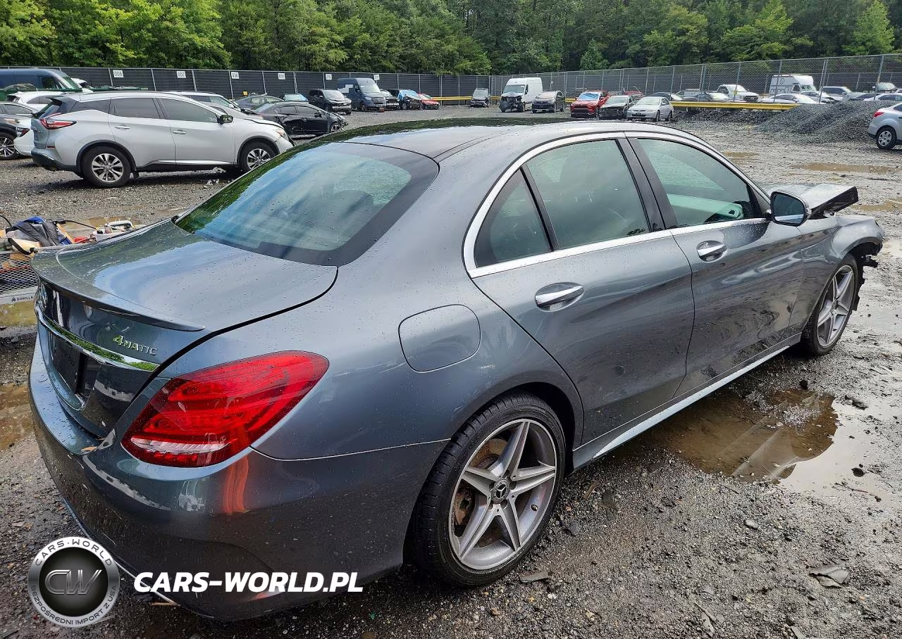 2018 Mercedes-Benz C 300 4Matic VIN:55SWF4KB6JU234675 - 3