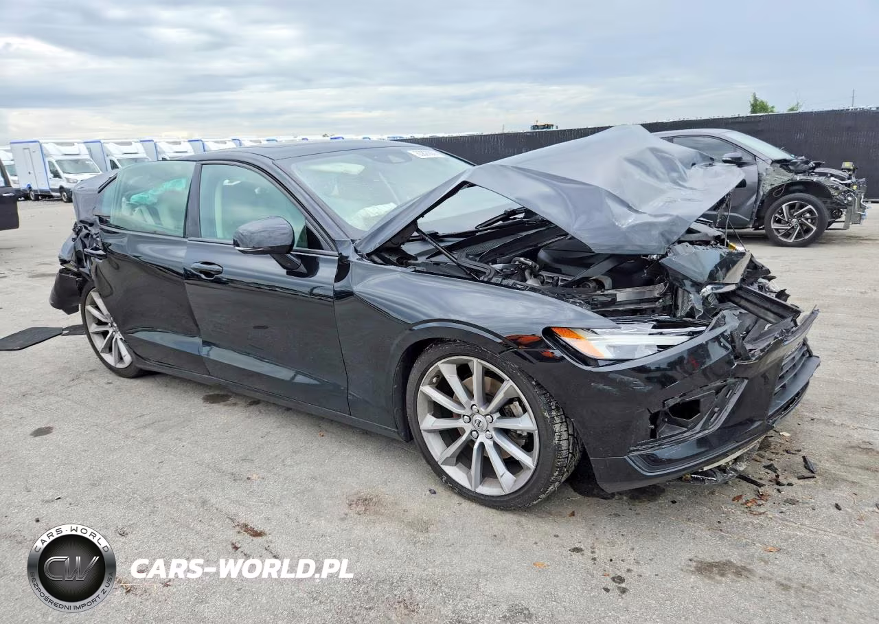 2019 Volvo S60 T5 Momentum VIN:7JR102FK6KG016823 - 4