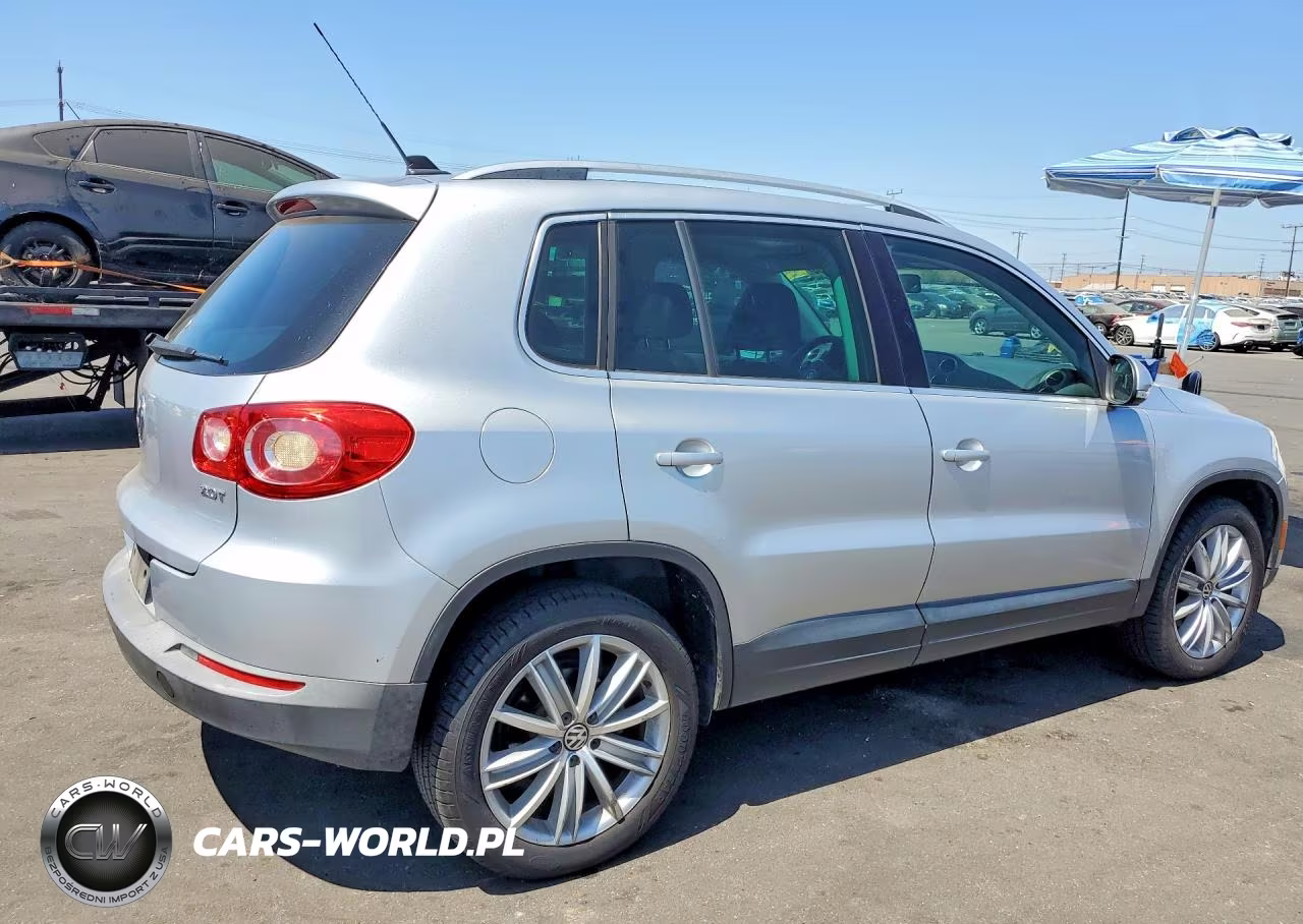2011 Volkswagen Tiguan S VIN:WVGAV7AX4BW514665 - 3