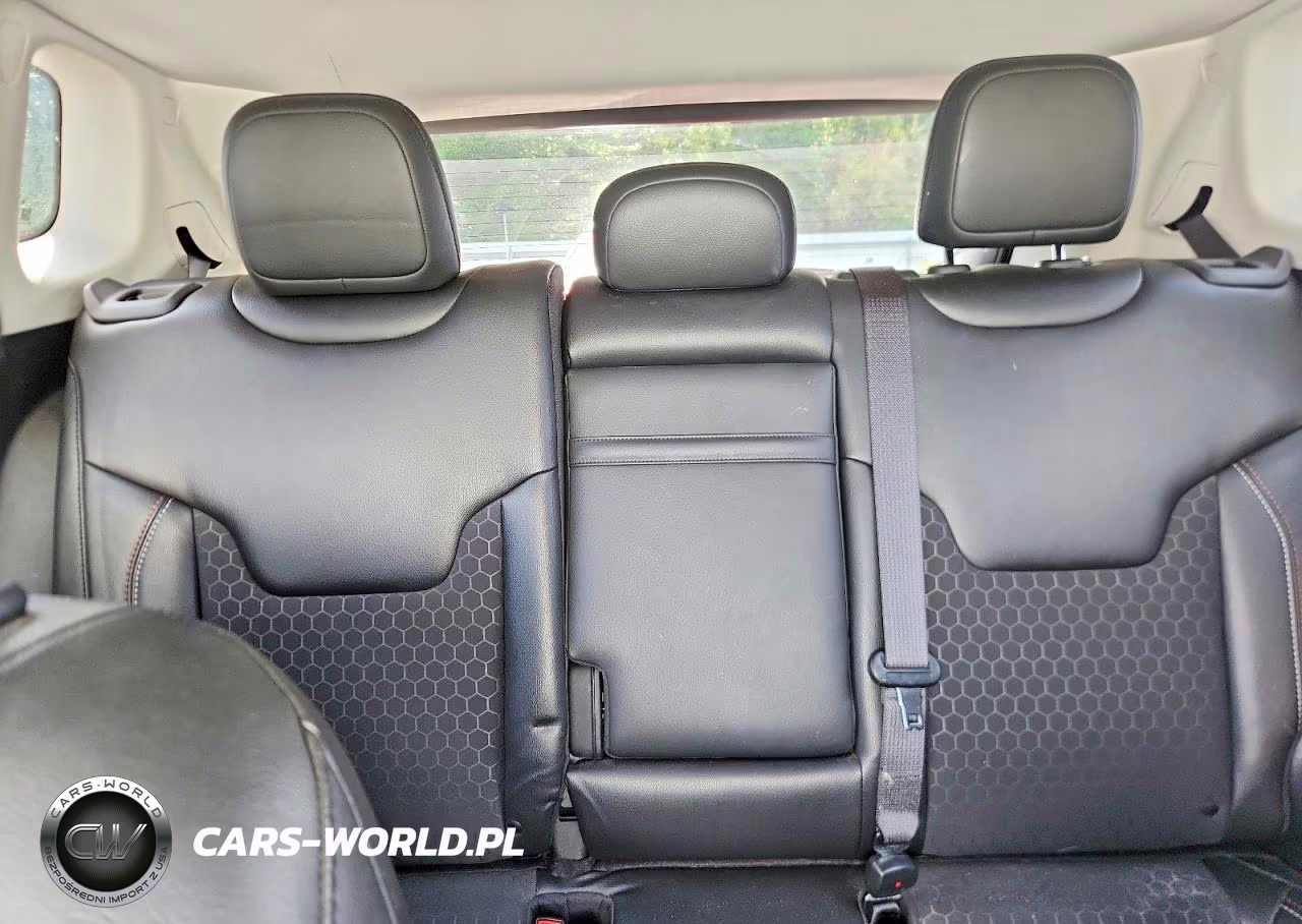 2020 Jeep Compass Latitude VIN:3C4NJDBBXLT128052 - 10