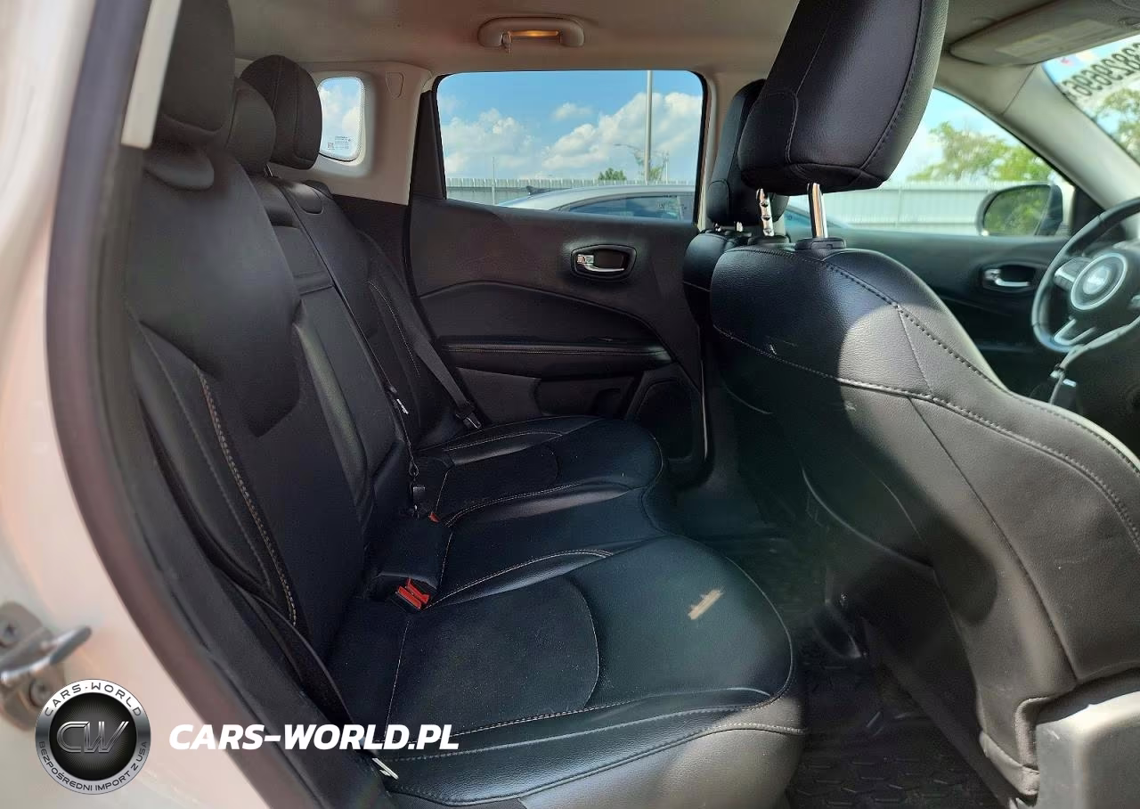 2020 Jeep Compass Latitude VIN:3C4NJDBBXLT128052 - 11