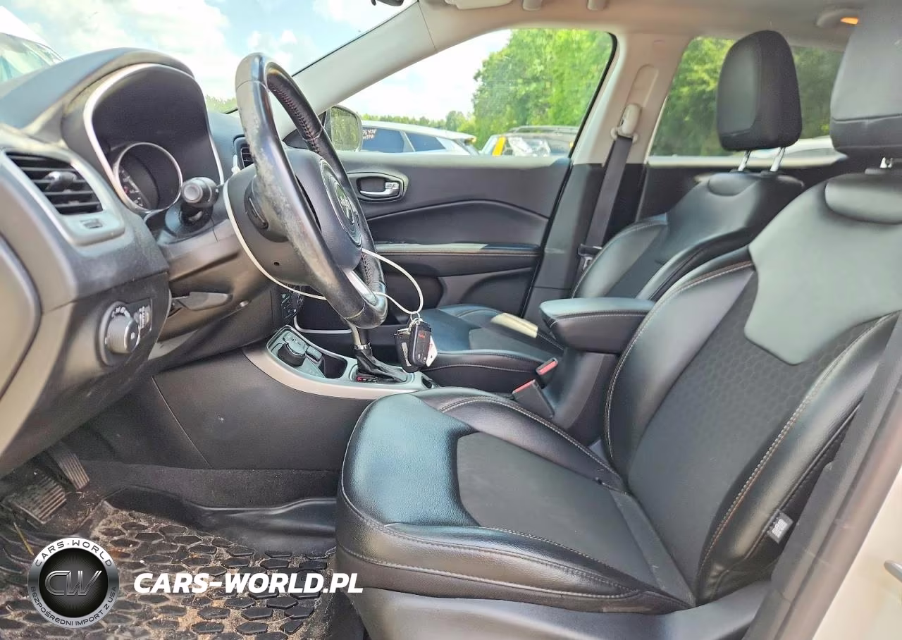 2020 Jeep Compass Latitude VIN:3C4NJDBBXLT128052 - 7