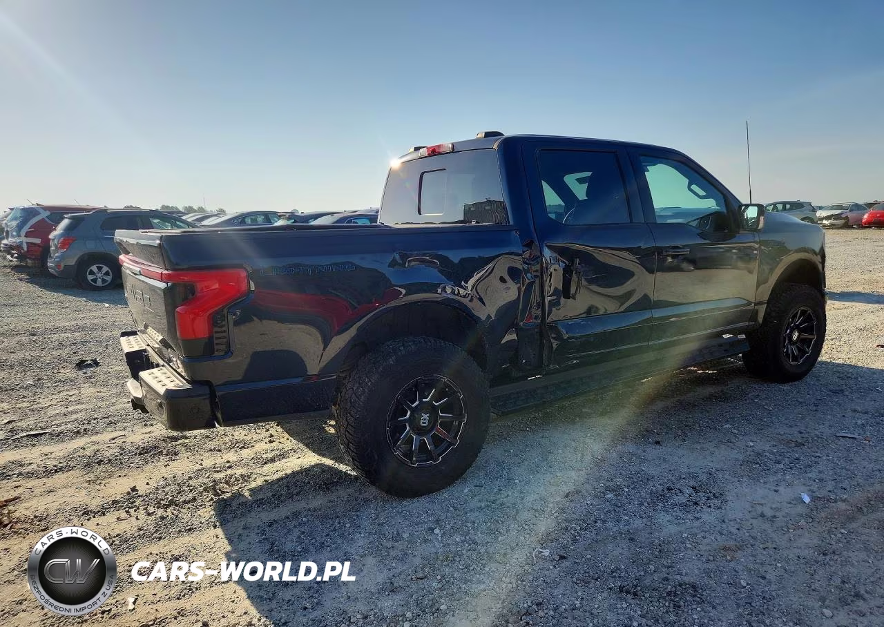 2022 Ford F150 Lightning Pro VIN:1FT6W1EV2NWG02888 - 3