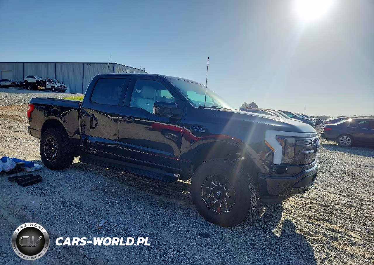 2022 Ford F150 Lightning Pro VIN:1FT6W1EV2NWG02888 - 4