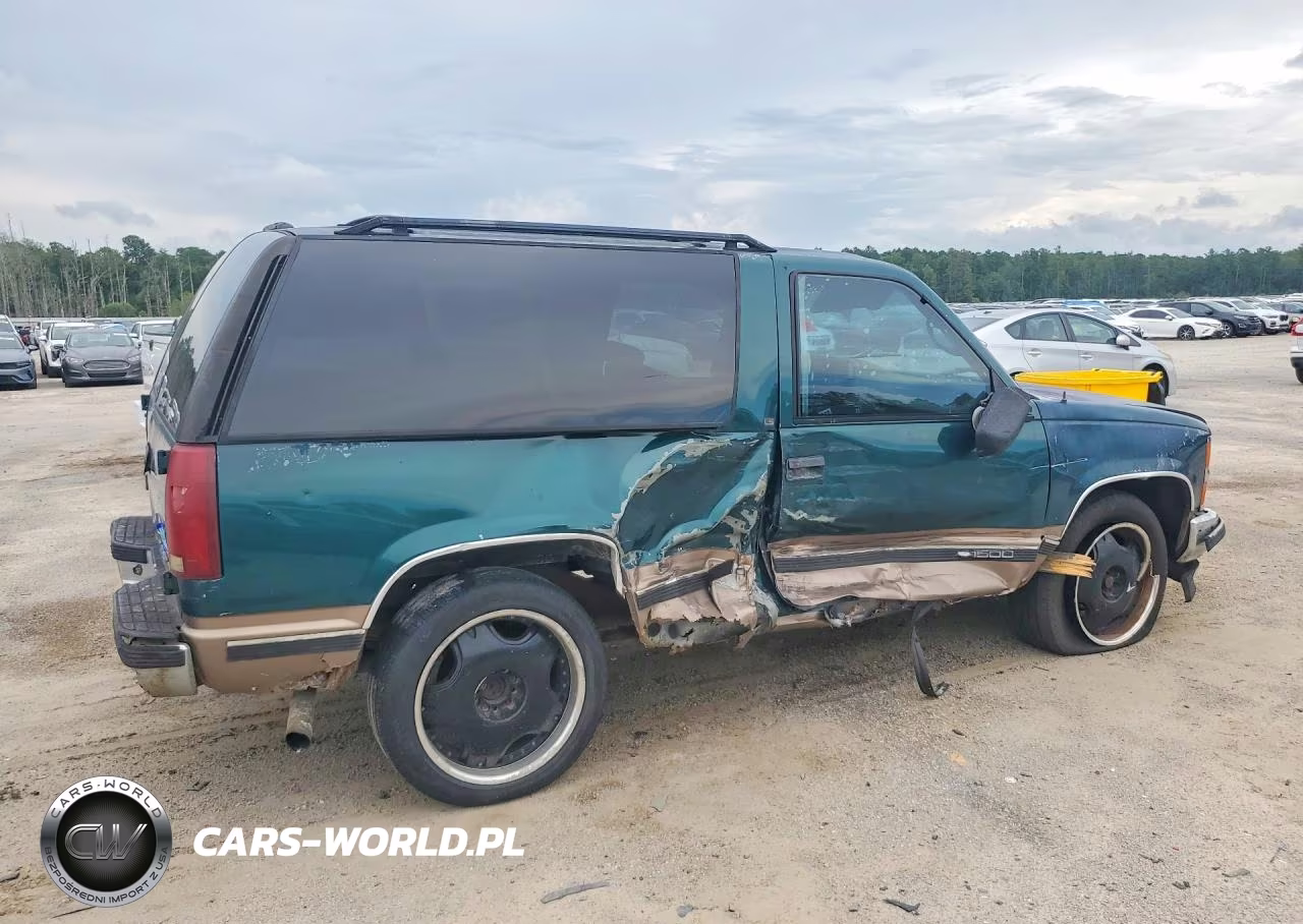 1996 Chevrolet Tahoe C1500 VIN:3GNEC18R9TG167048 - 3