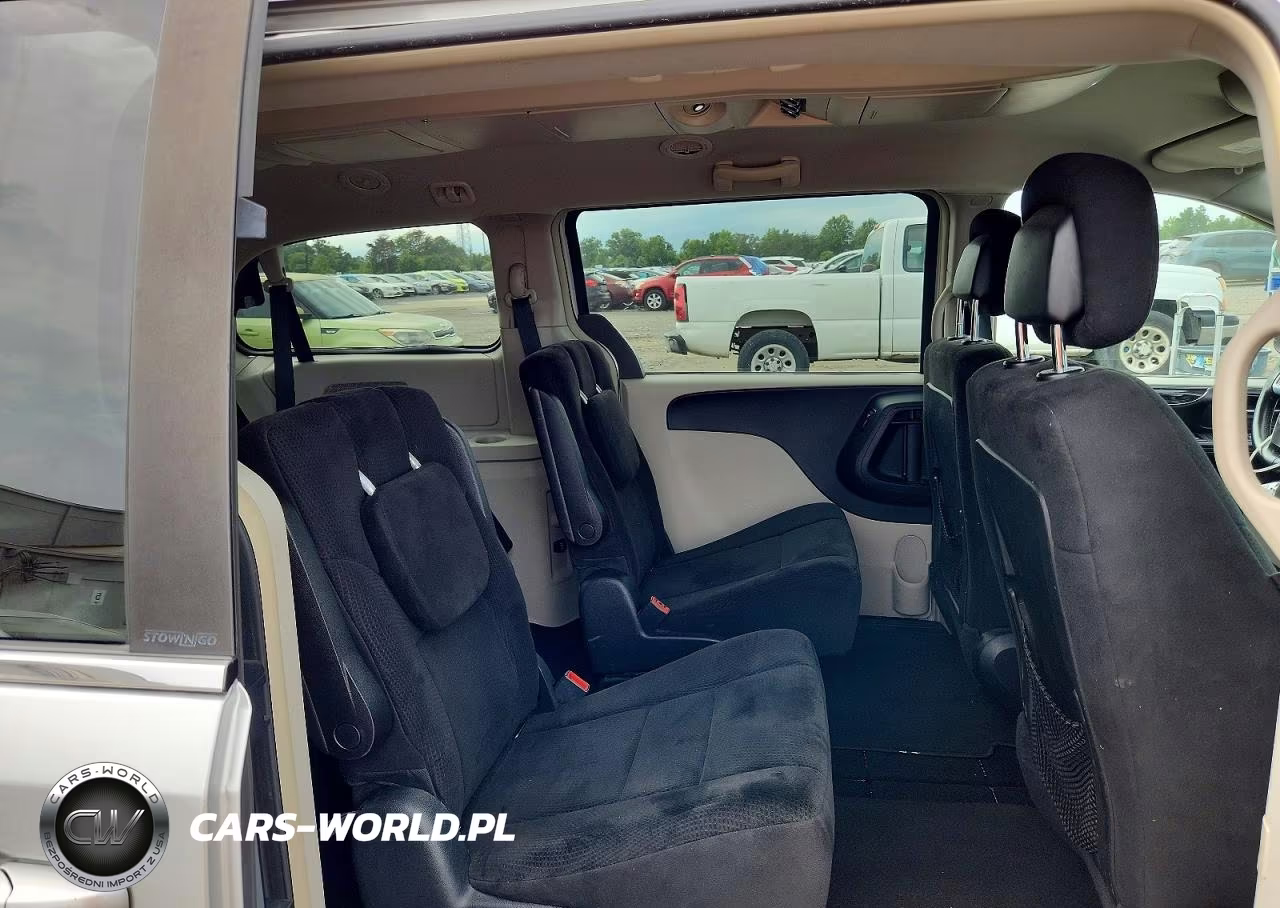 2012 Chrysler Town & Country Touring VIN:2C4RC1BG2CR125879 - 11