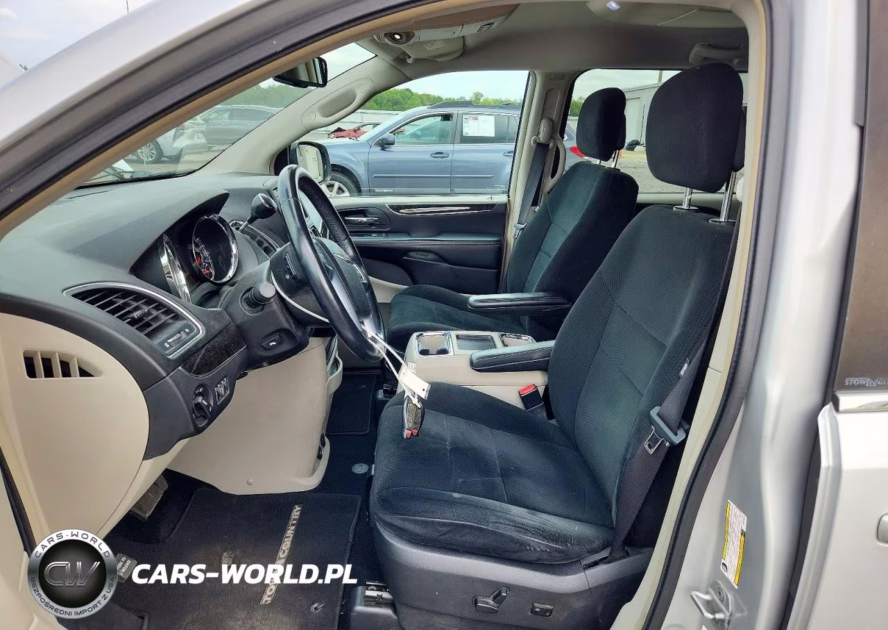 2012 Chrysler Town & Country Touring VIN:2C4RC1BG2CR125879 - 7