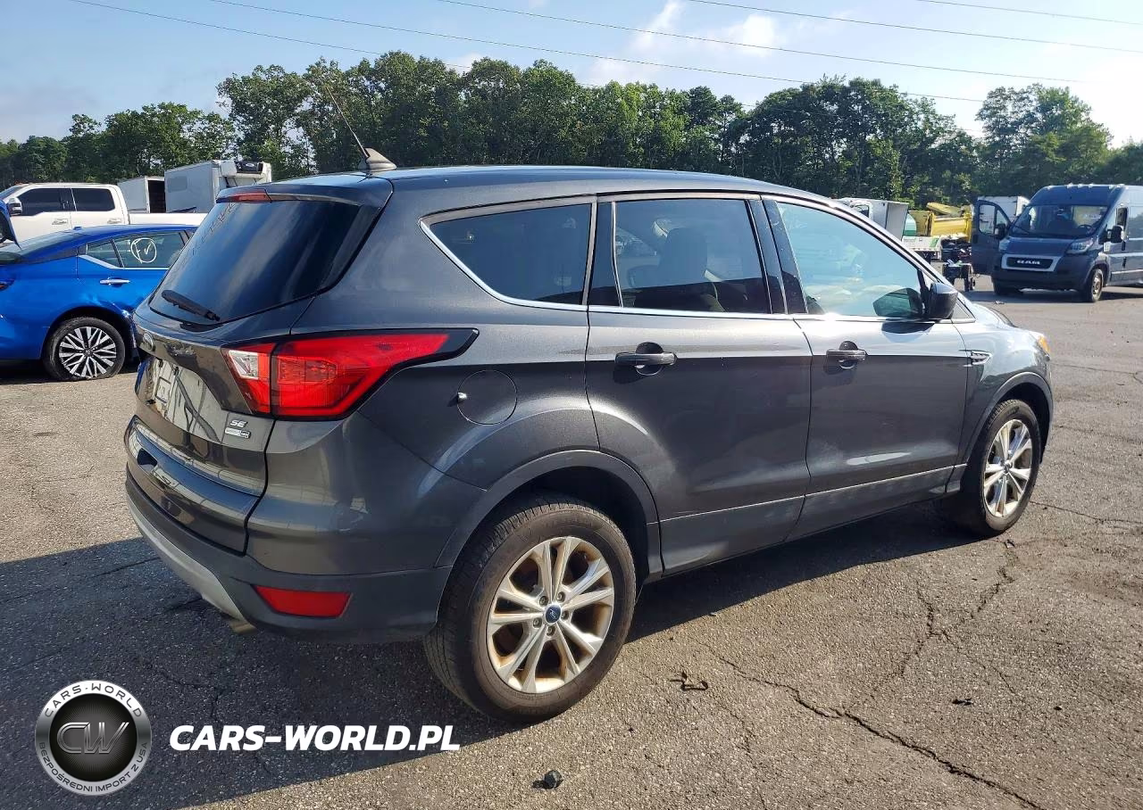 2019 Ford Escape Se VIN:1FMCU9GD8KUB98896 - 3