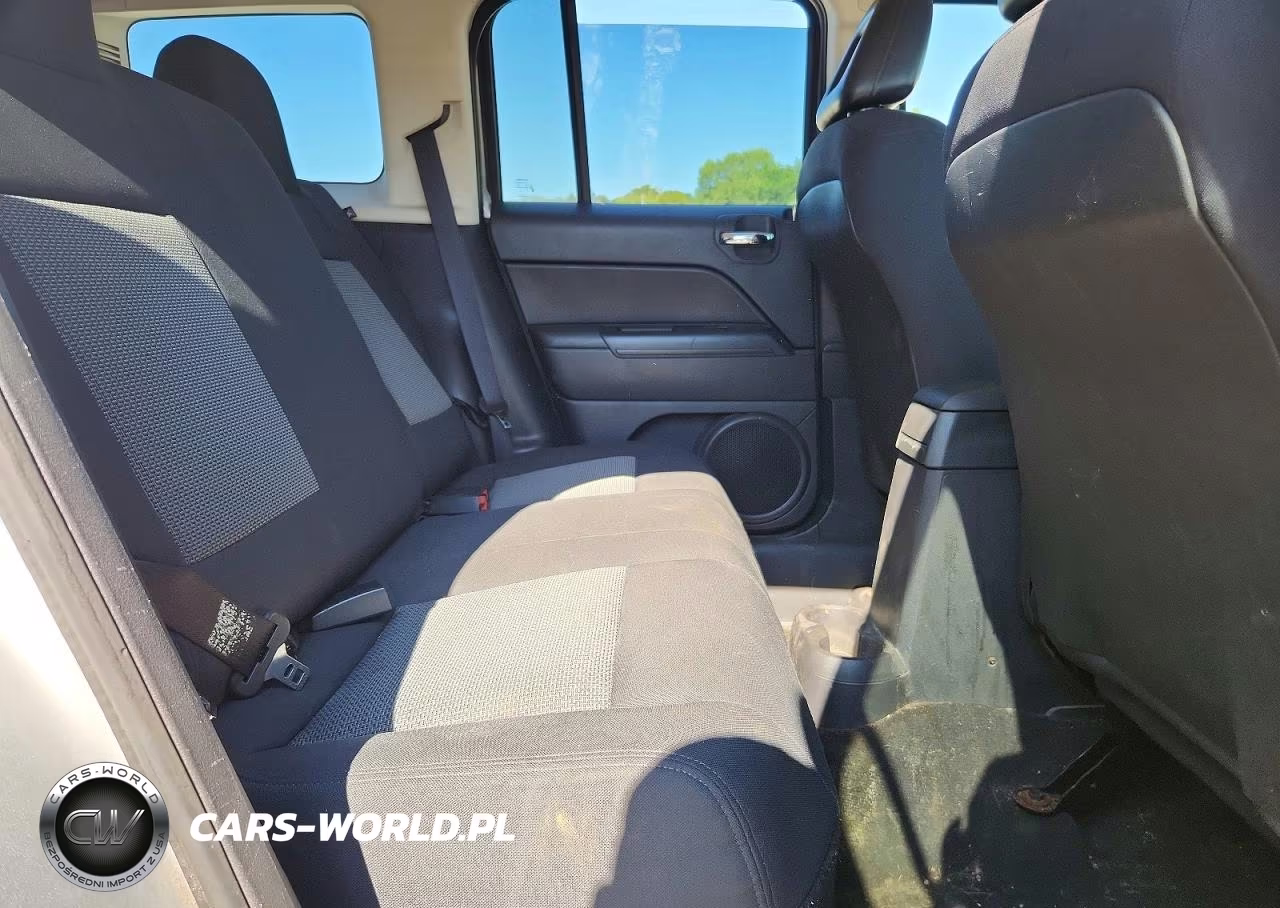 2009 Jeep Patriot Sport VIN:1J8FT28B79D154173 - 11
