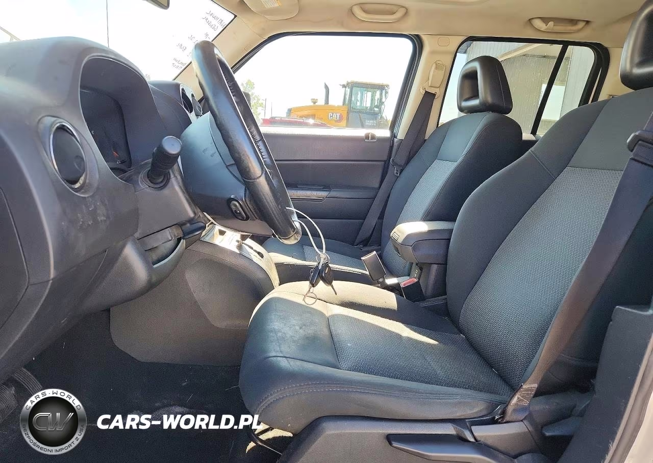 2009 Jeep Patriot Sport VIN:1J8FT28B79D154173 - 7