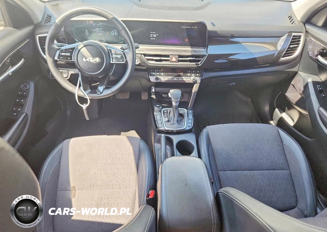 2025 Kia Seltos S VIN:KNDEUCAA4S7690946 - 8