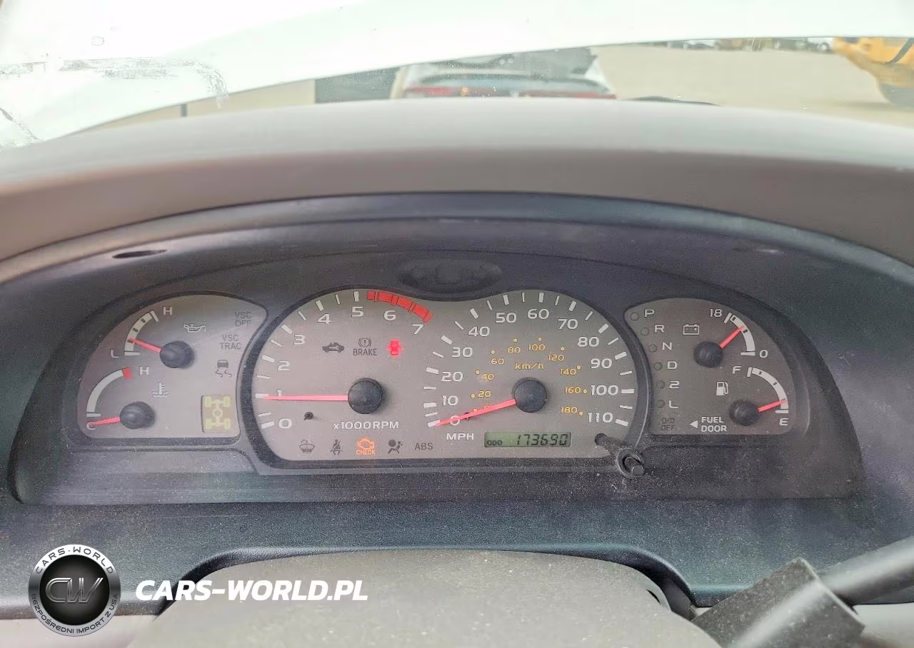 2001 Toyota Sequoia Limited VIN:5TDBT48A11S052174 - 9