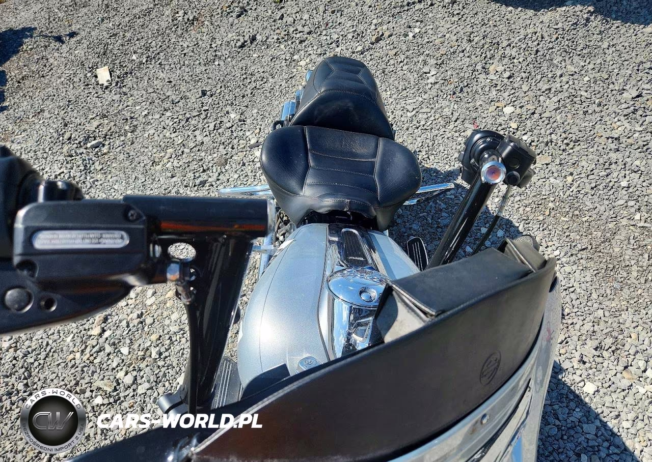2015 Harley-Davidson Flhxs Street Glide Special VIN:1HD1KRM16FB613970 - 5